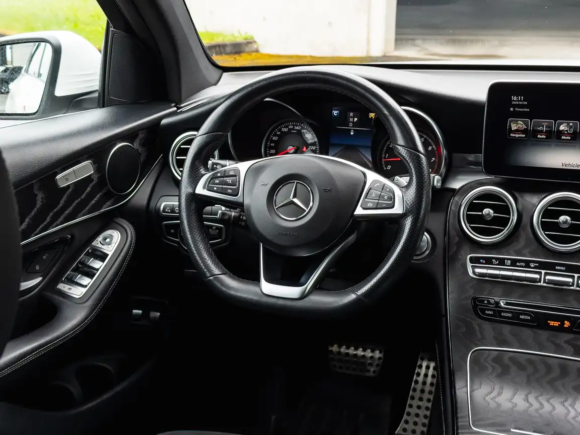 MERCEDES-BENZ GLC