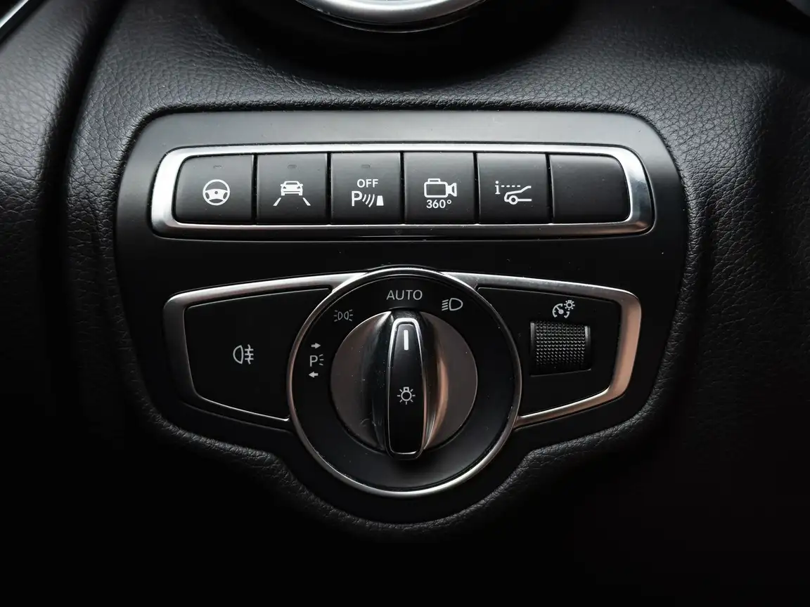 MERCEDES-BENZ GLC