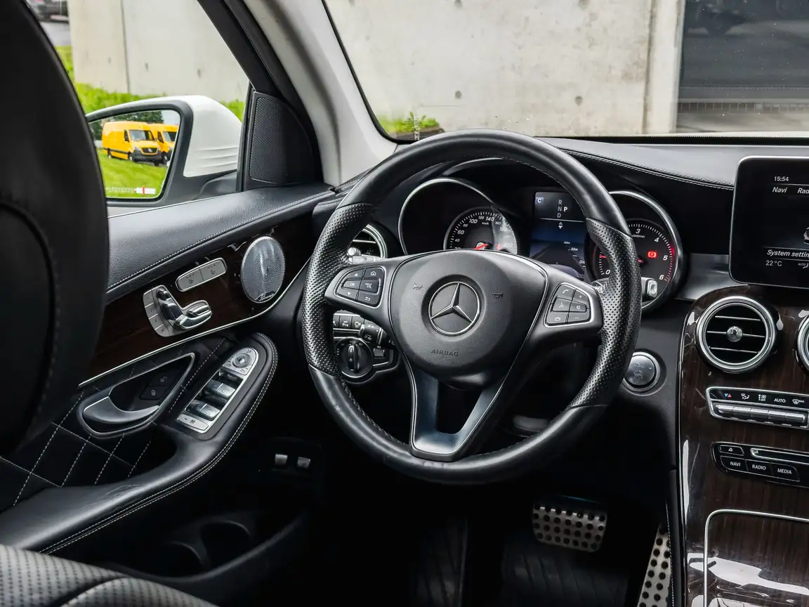 MERCEDES-BENZ GLC