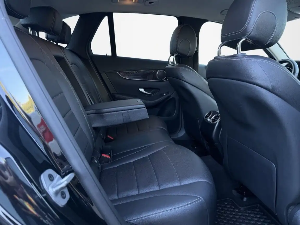 MERCEDES-BENZ GLC