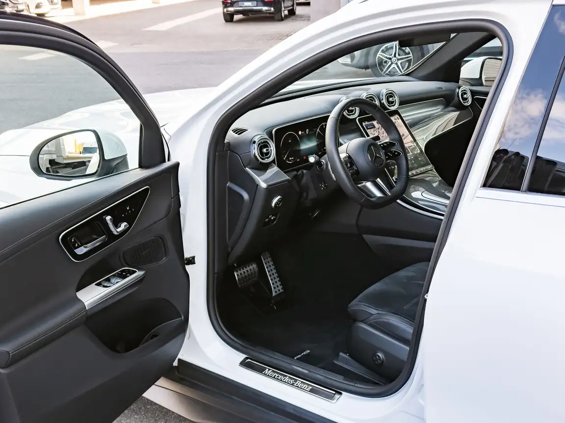 MERCEDES-BENZ GLC