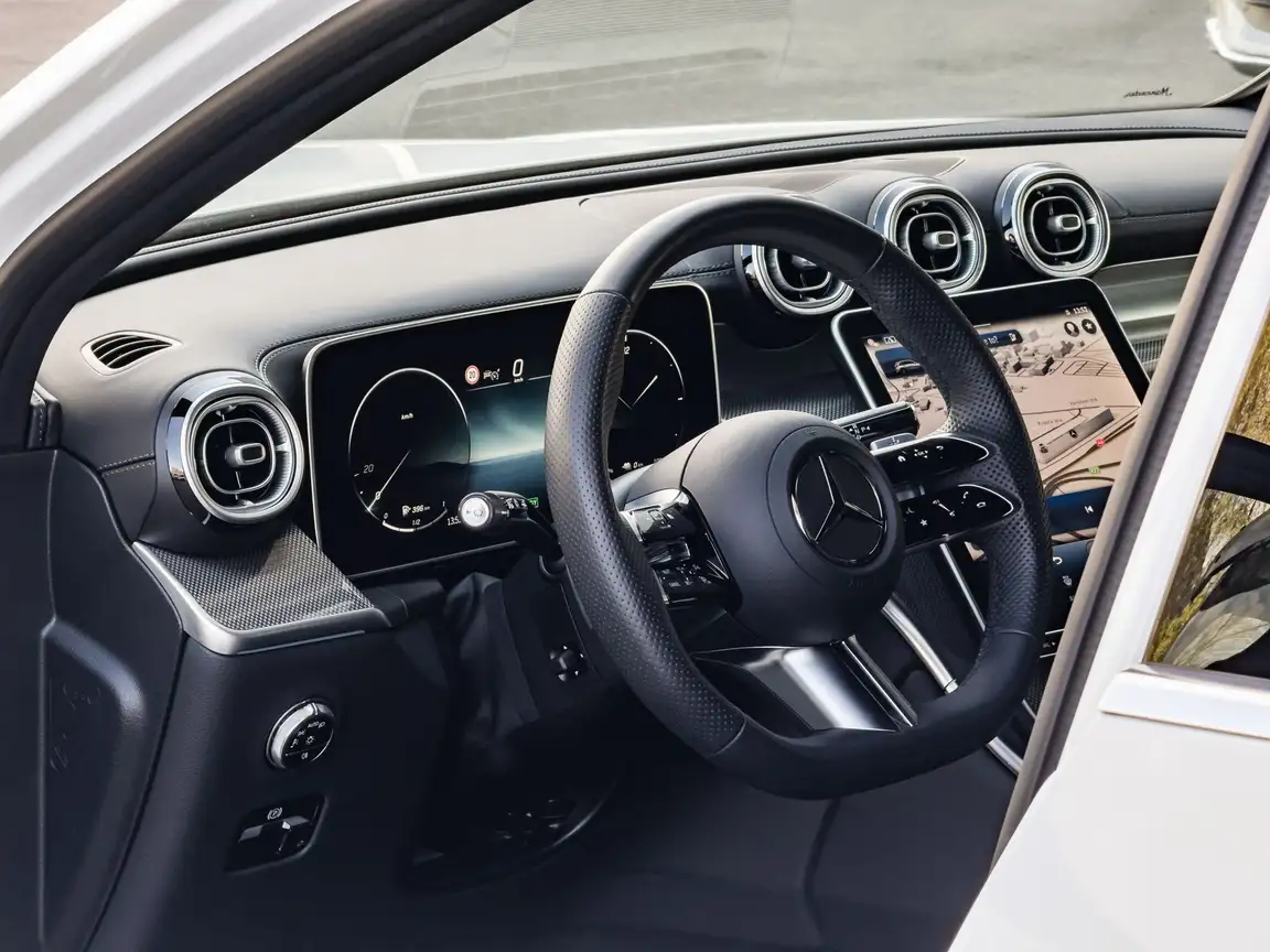 MERCEDES-BENZ GLC