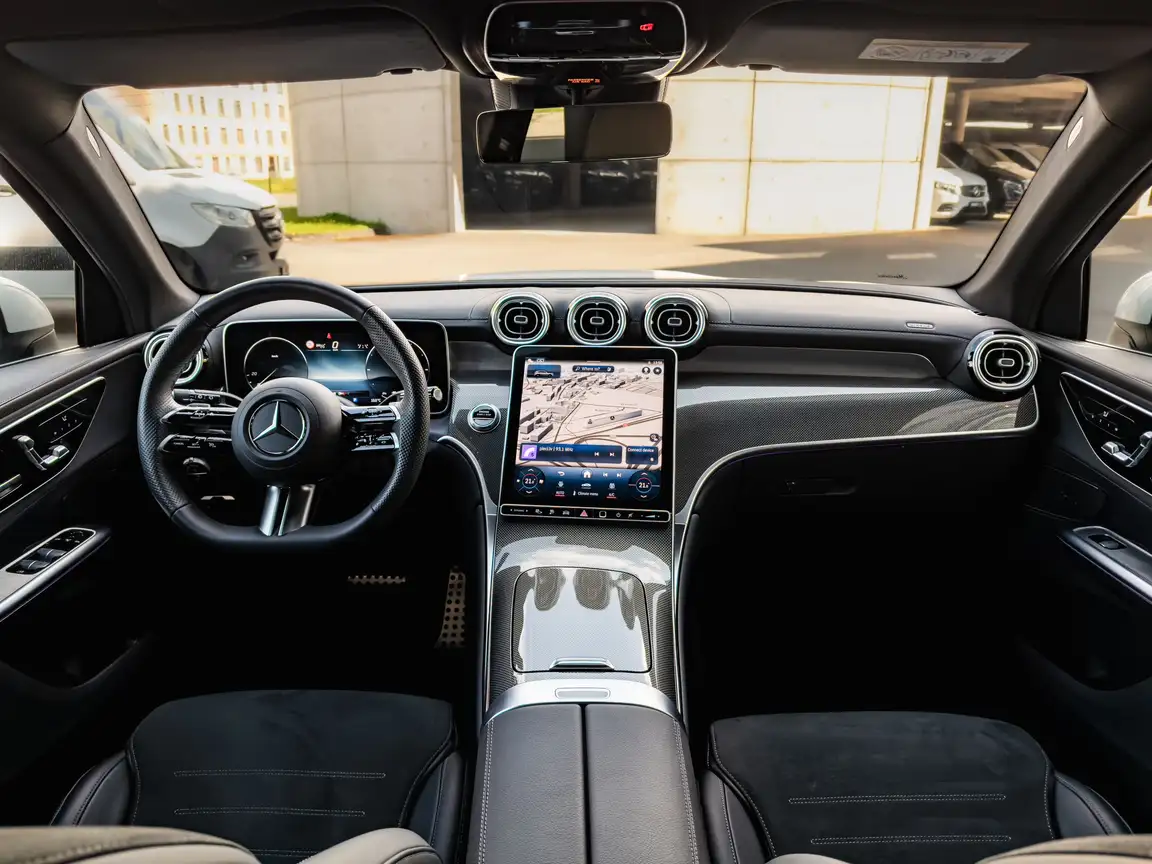 MERCEDES-BENZ GLC