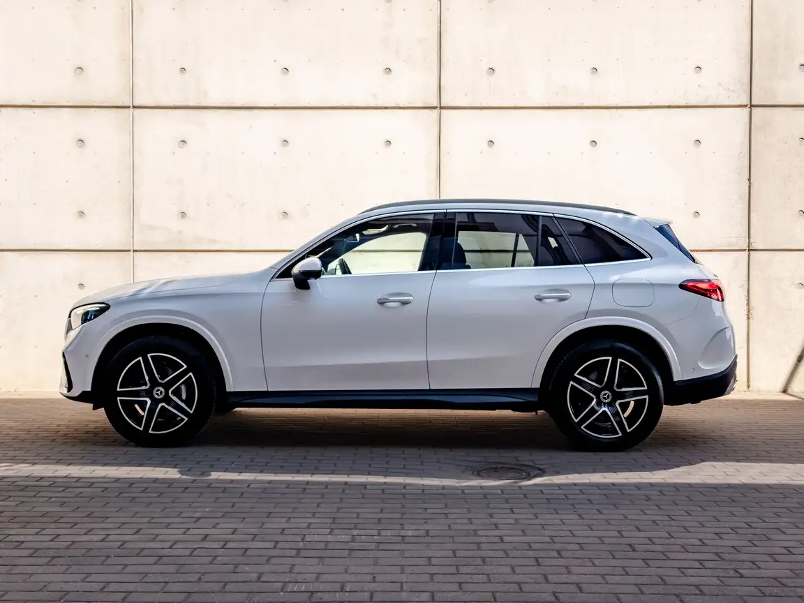 MERCEDES-BENZ GLC