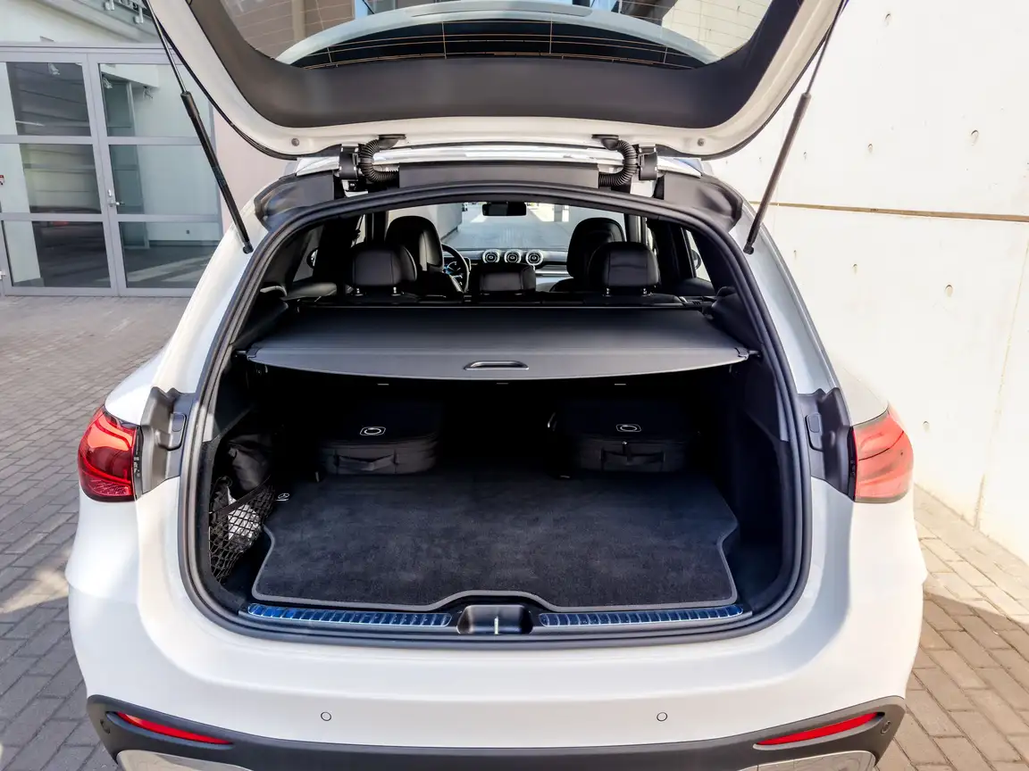 MERCEDES-BENZ GLC