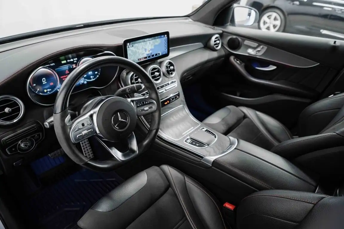 MERCEDES-BENZ GLC