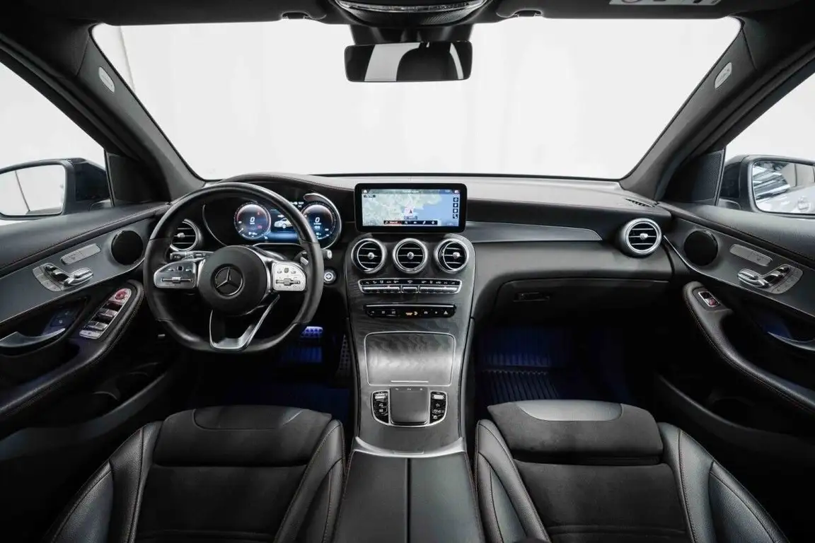 MERCEDES-BENZ GLC