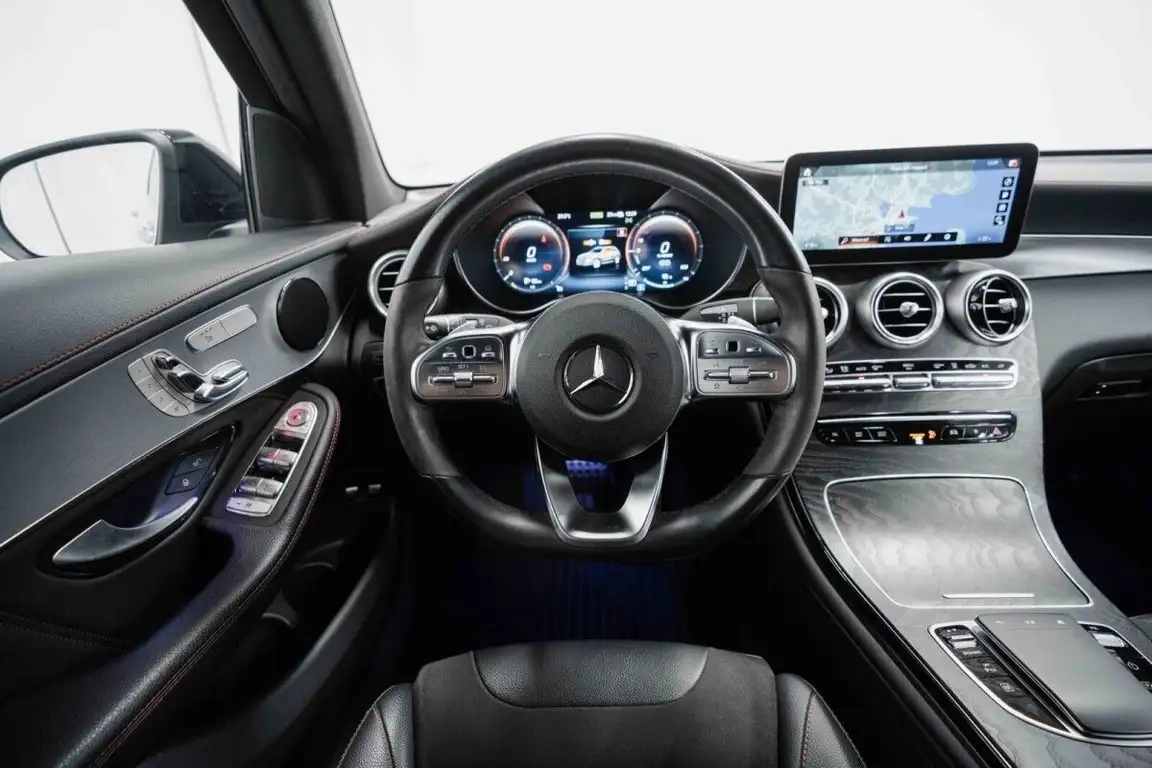MERCEDES-BENZ GLC