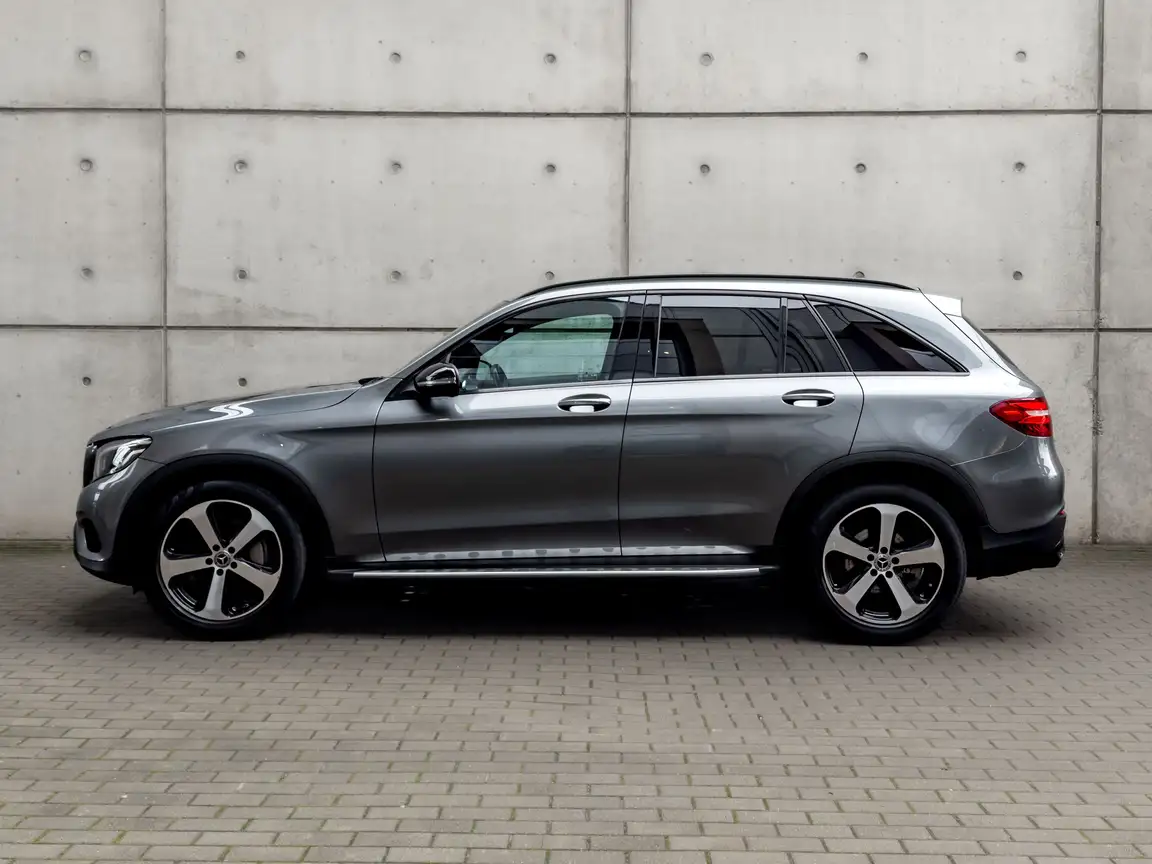 MERCEDES-BENZ GLC