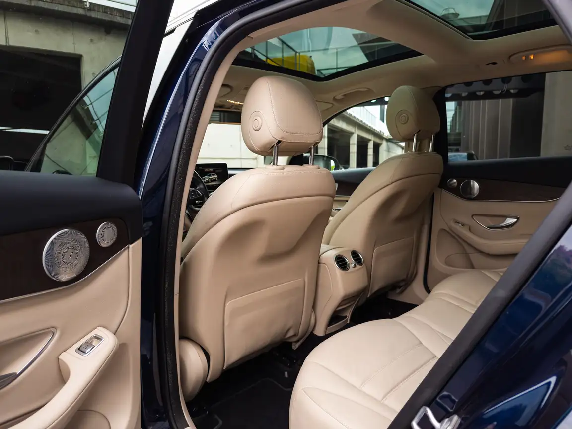 MERCEDES-BENZ GLC