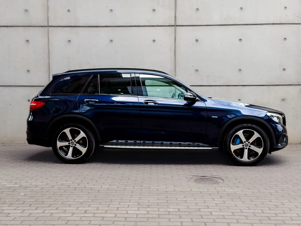 MERCEDES-BENZ GLC
