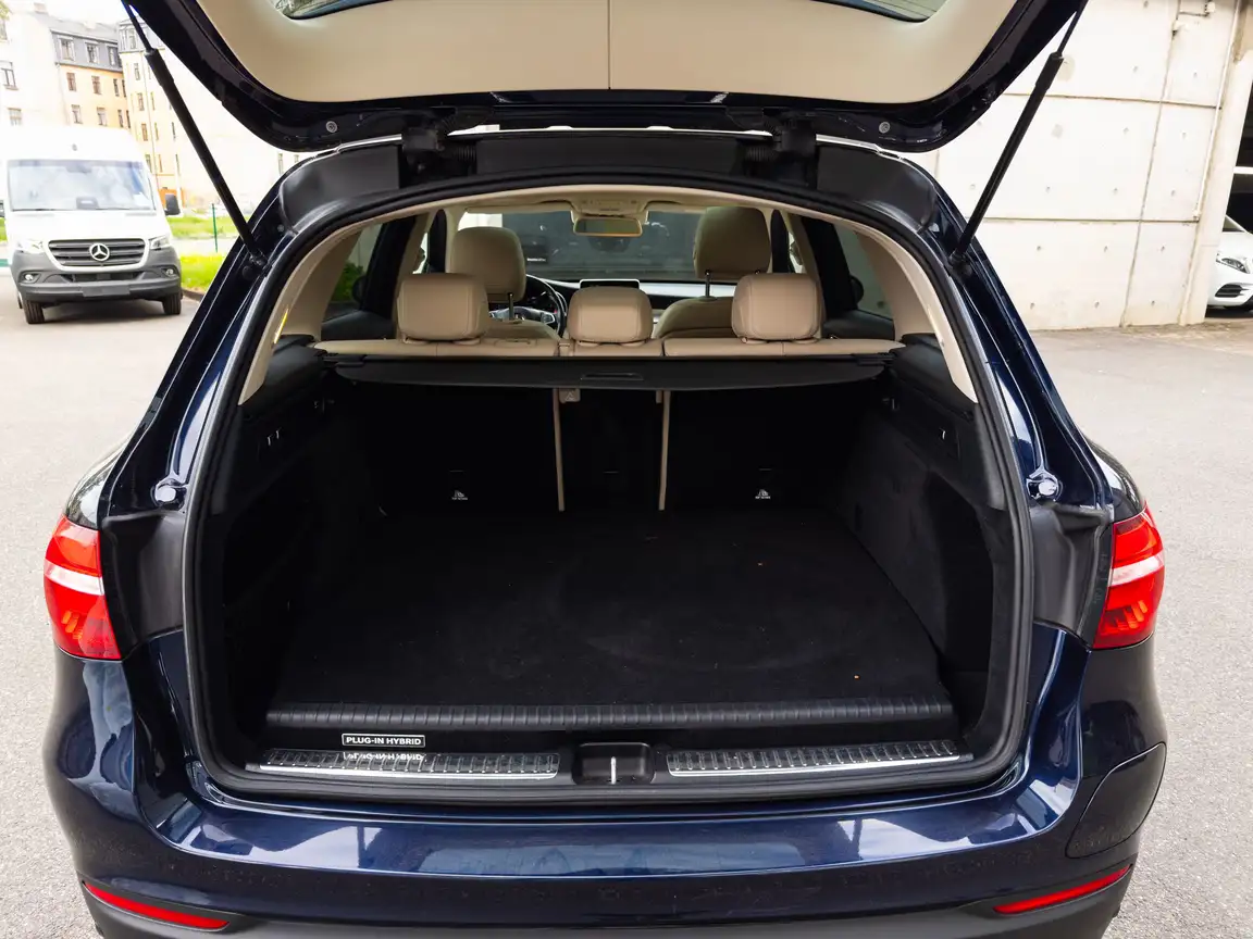 MERCEDES-BENZ GLC