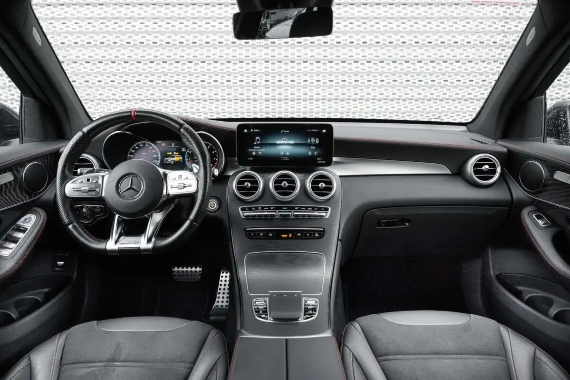 MERCEDES-BENZ GLC