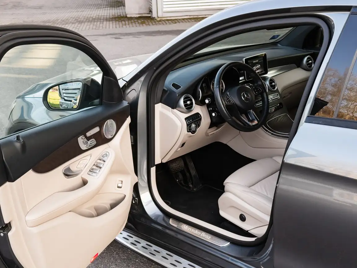 MERCEDES-BENZ GLC