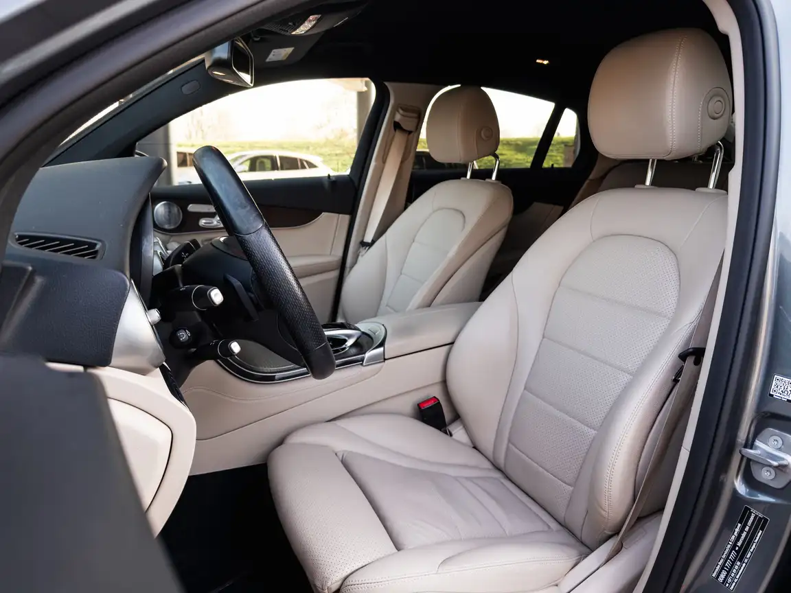 MERCEDES-BENZ GLC