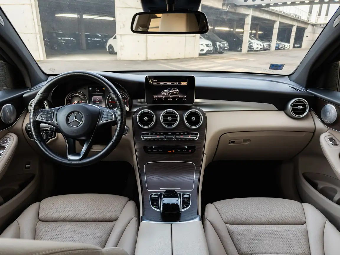 MERCEDES-BENZ GLC