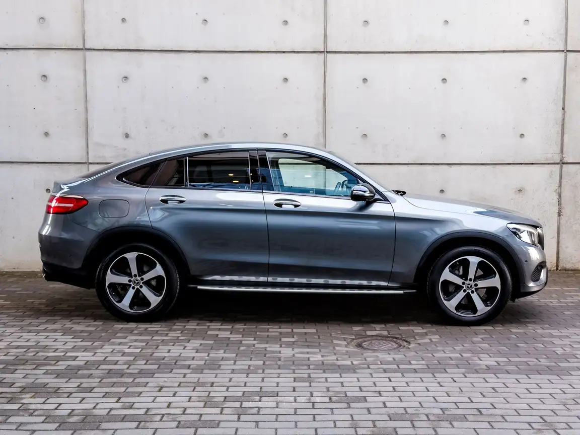 MERCEDES-BENZ GLC