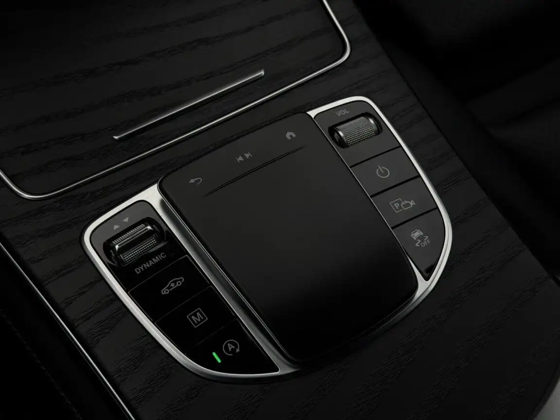 MERCEDES-BENZ GLC