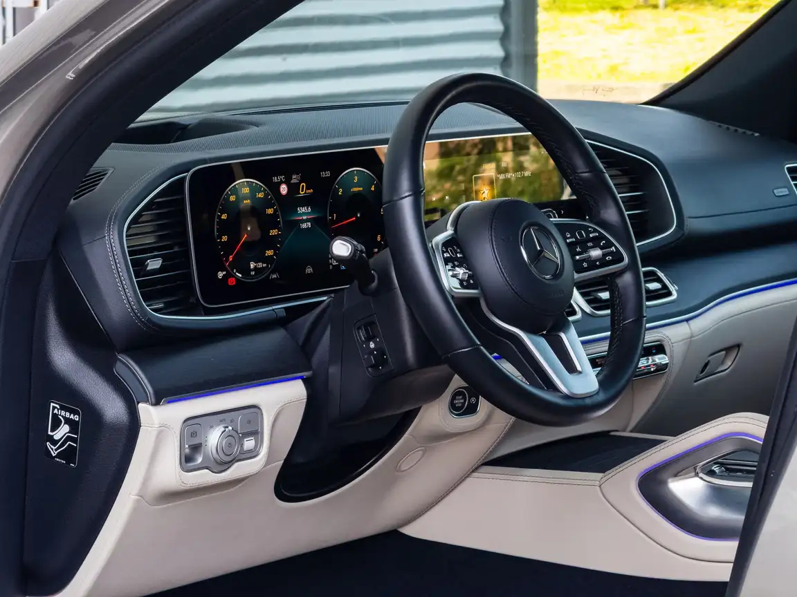 MERCEDES-BENZ GLS