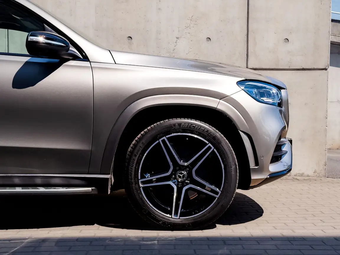 MERCEDES-BENZ GLS