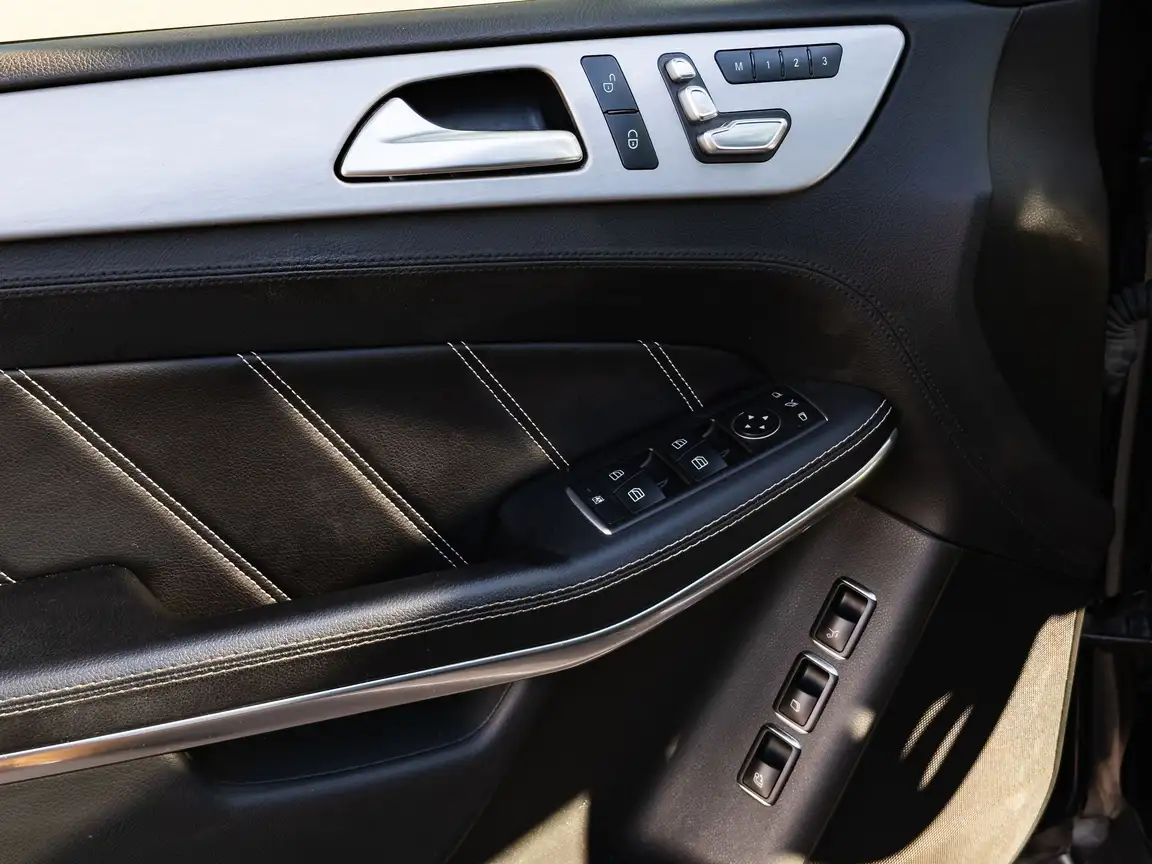 MERCEDES-BENZ GLS