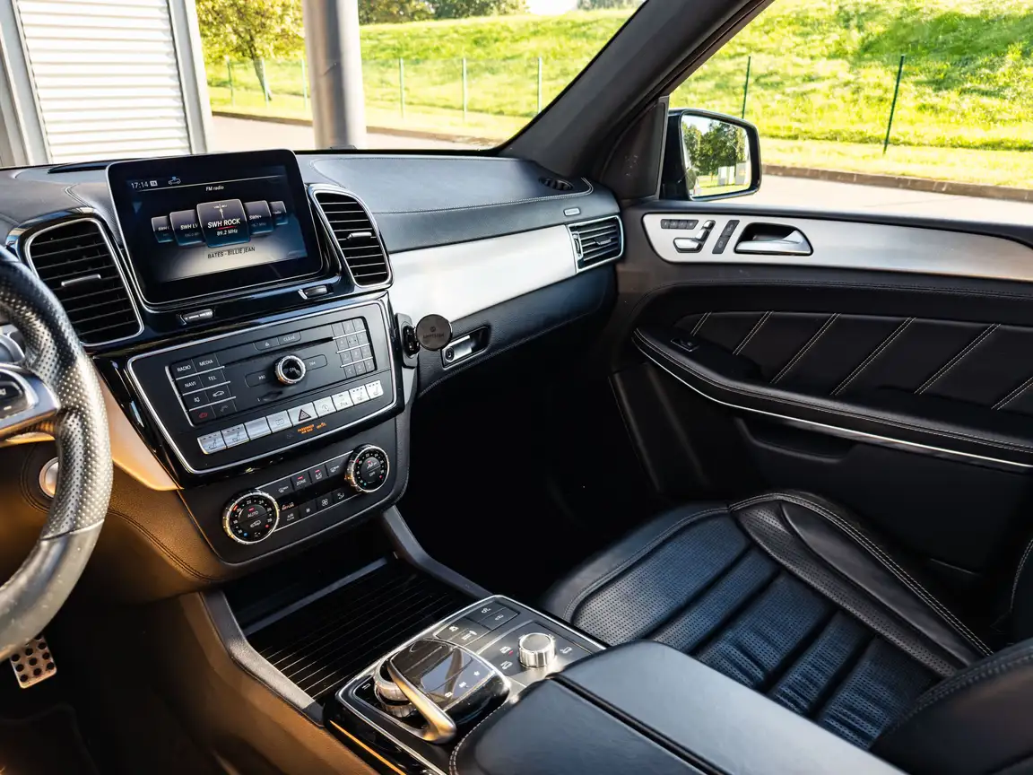 MERCEDES-BENZ GLS