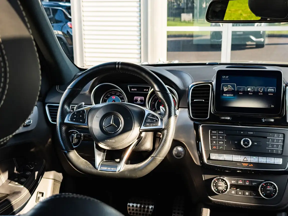 MERCEDES-BENZ GLS