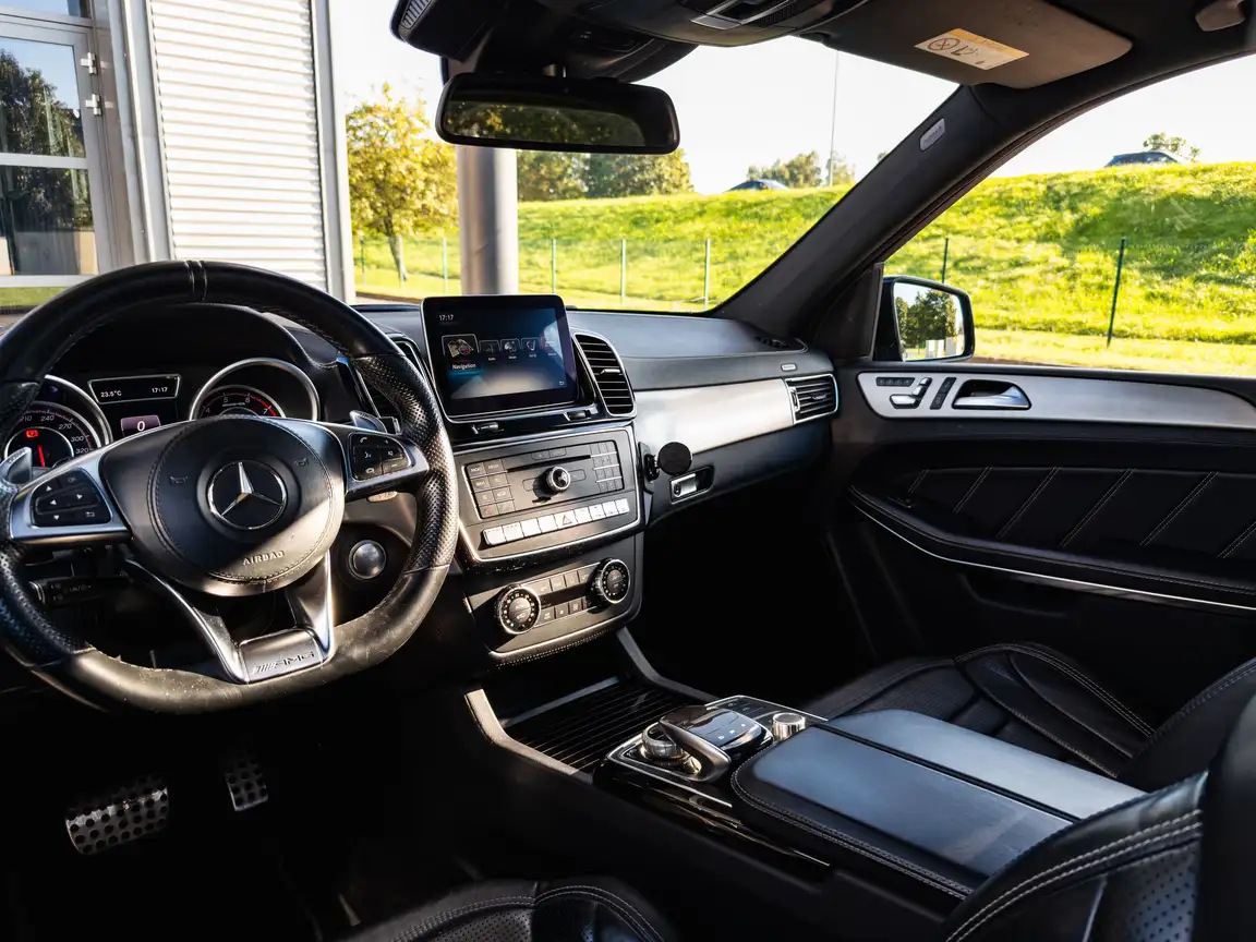 MERCEDES-BENZ GLS