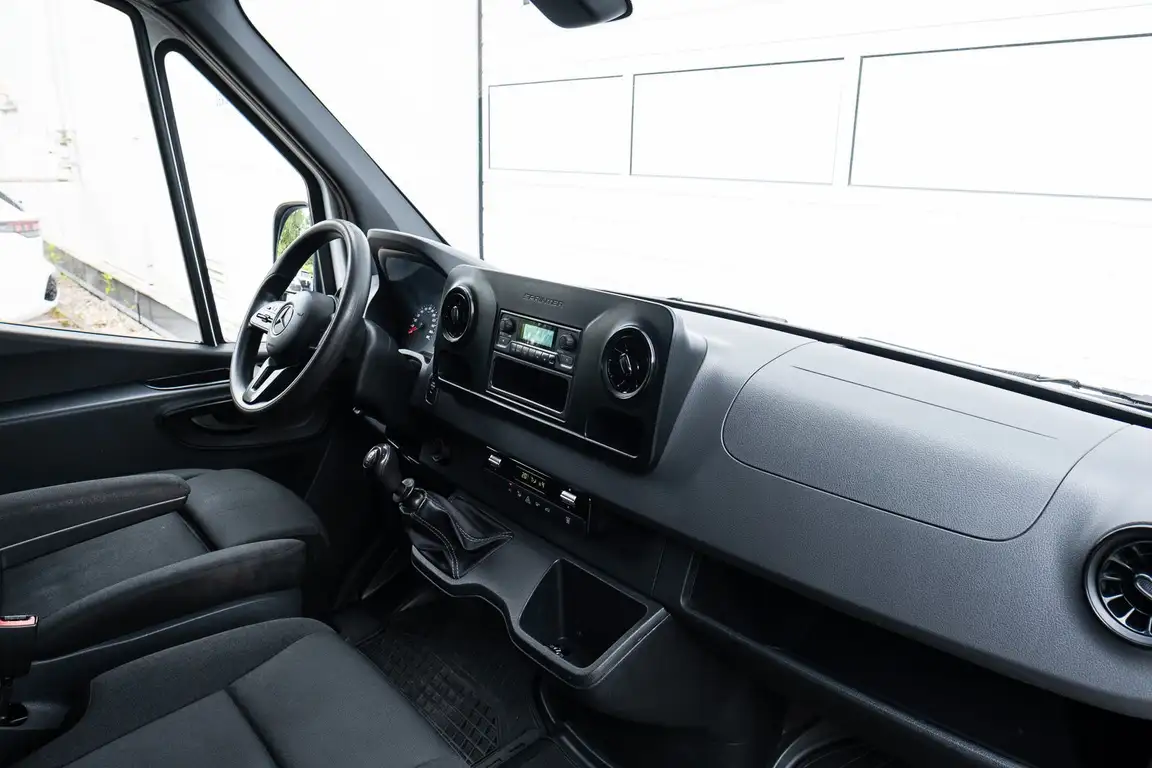 MERCEDES-BENZ SPRINTER