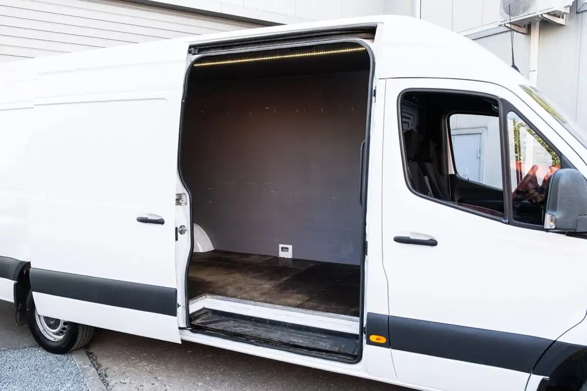 MERCEDES-BENZ SPRINTER