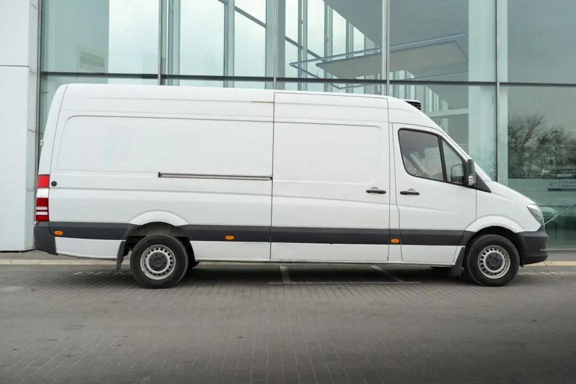 MERCEDES-BENZ SPRINTER