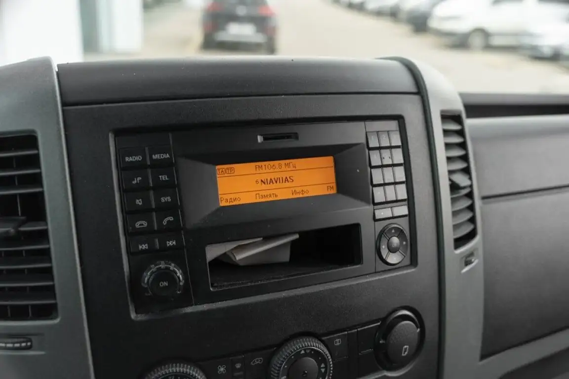 MERCEDES-BENZ SPRINTER