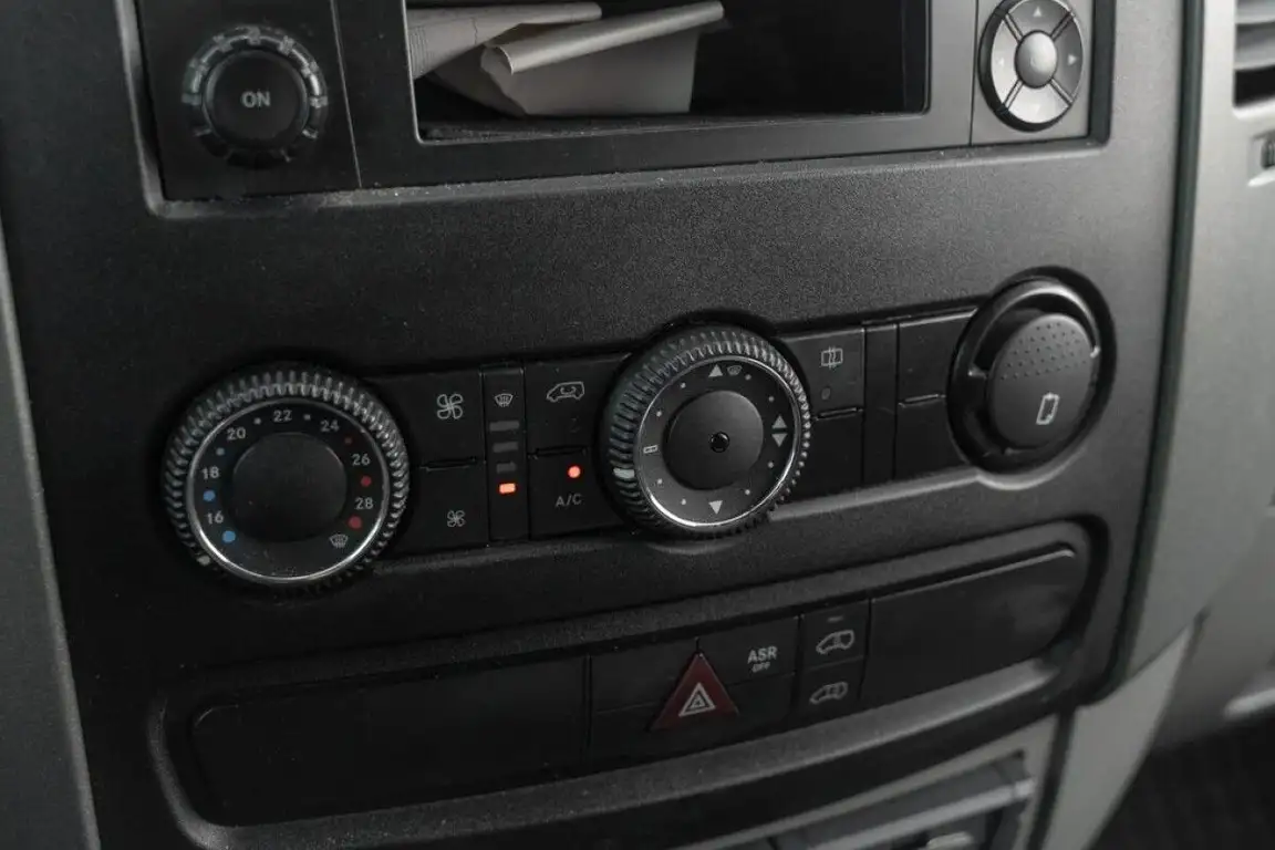 MERCEDES-BENZ SPRINTER