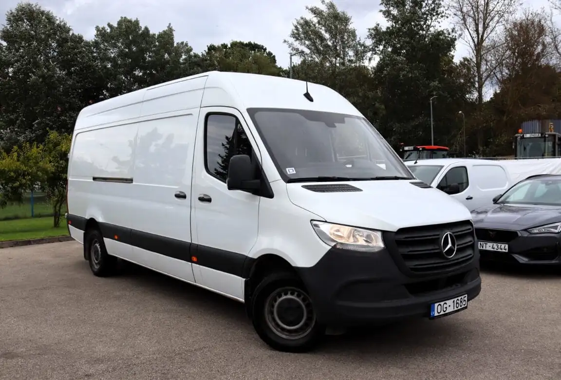 MERCEDES-BENZ SPRINTER