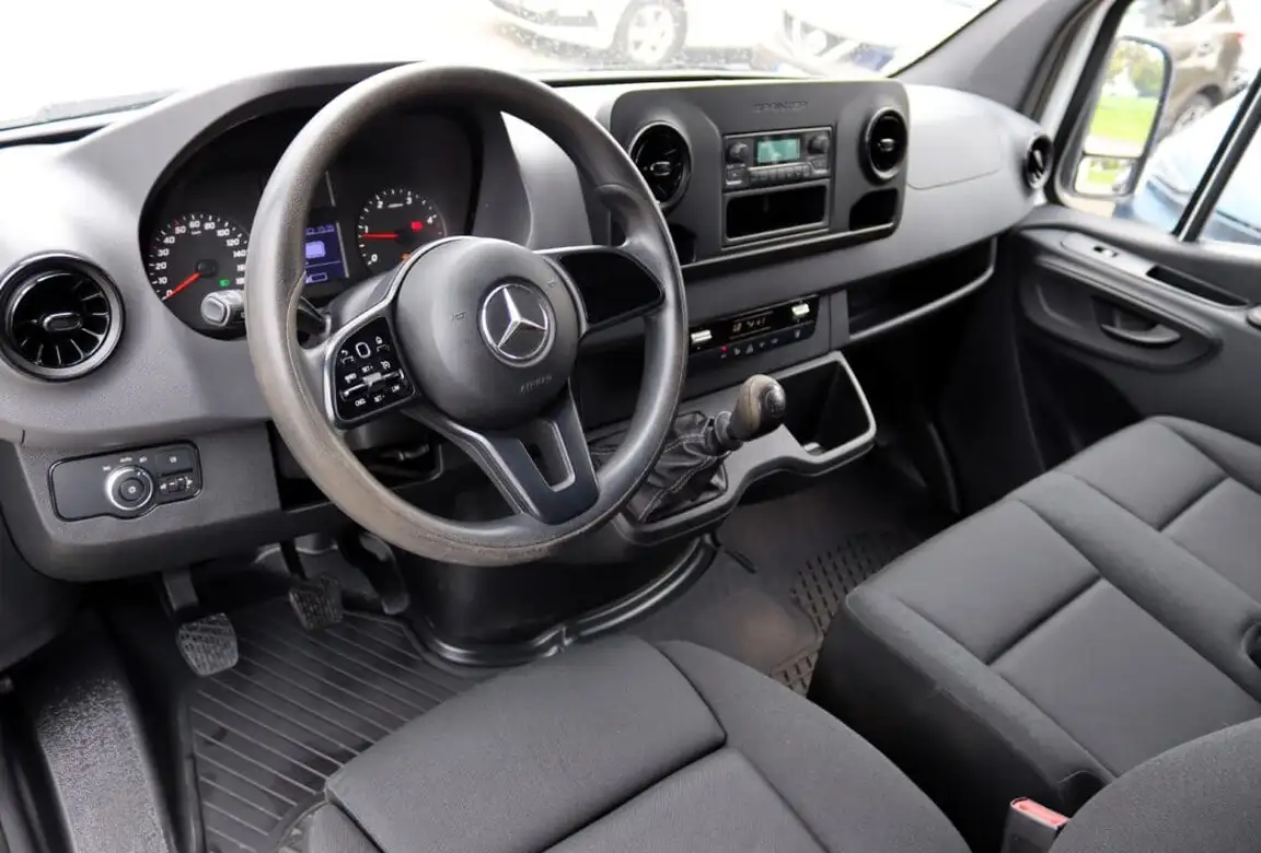 MERCEDES-BENZ SPRINTER