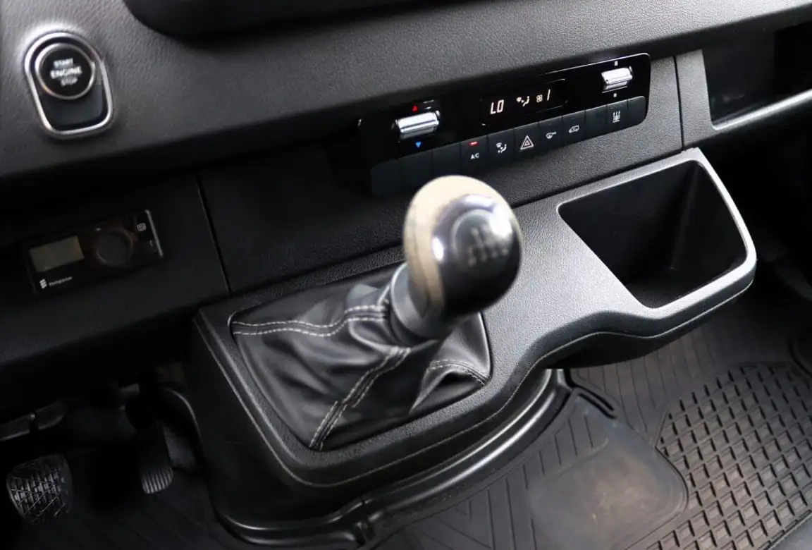 MERCEDES-BENZ SPRINTER