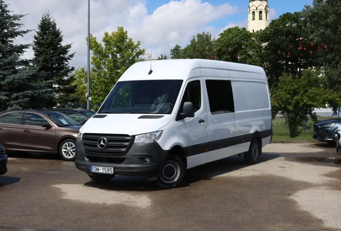 MERCEDES-BENZ SPRINTER