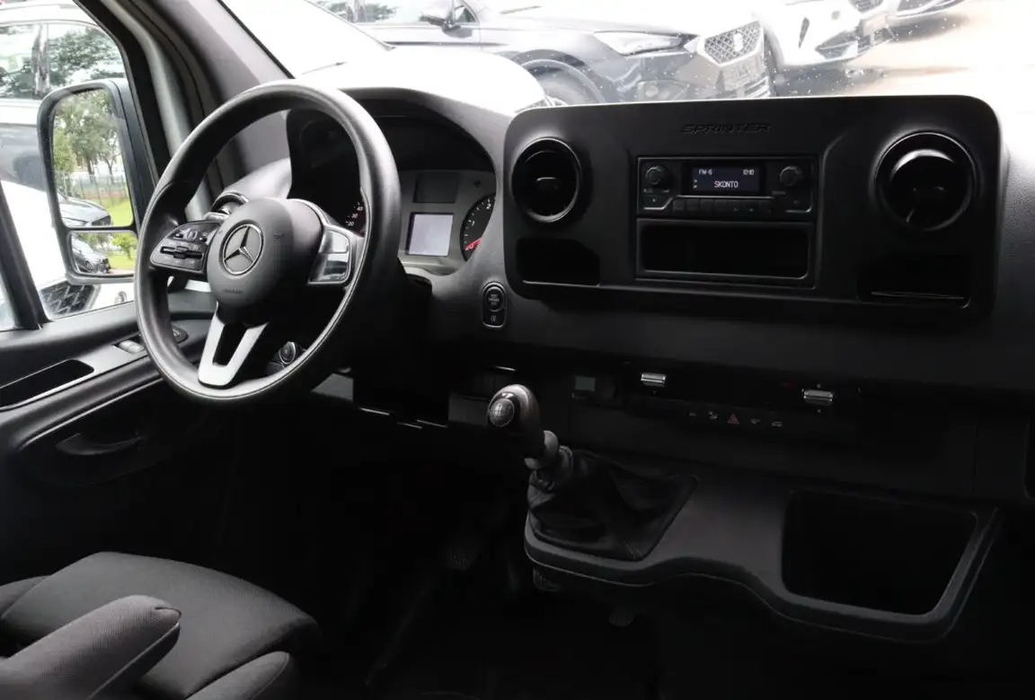 MERCEDES-BENZ SPRINTER