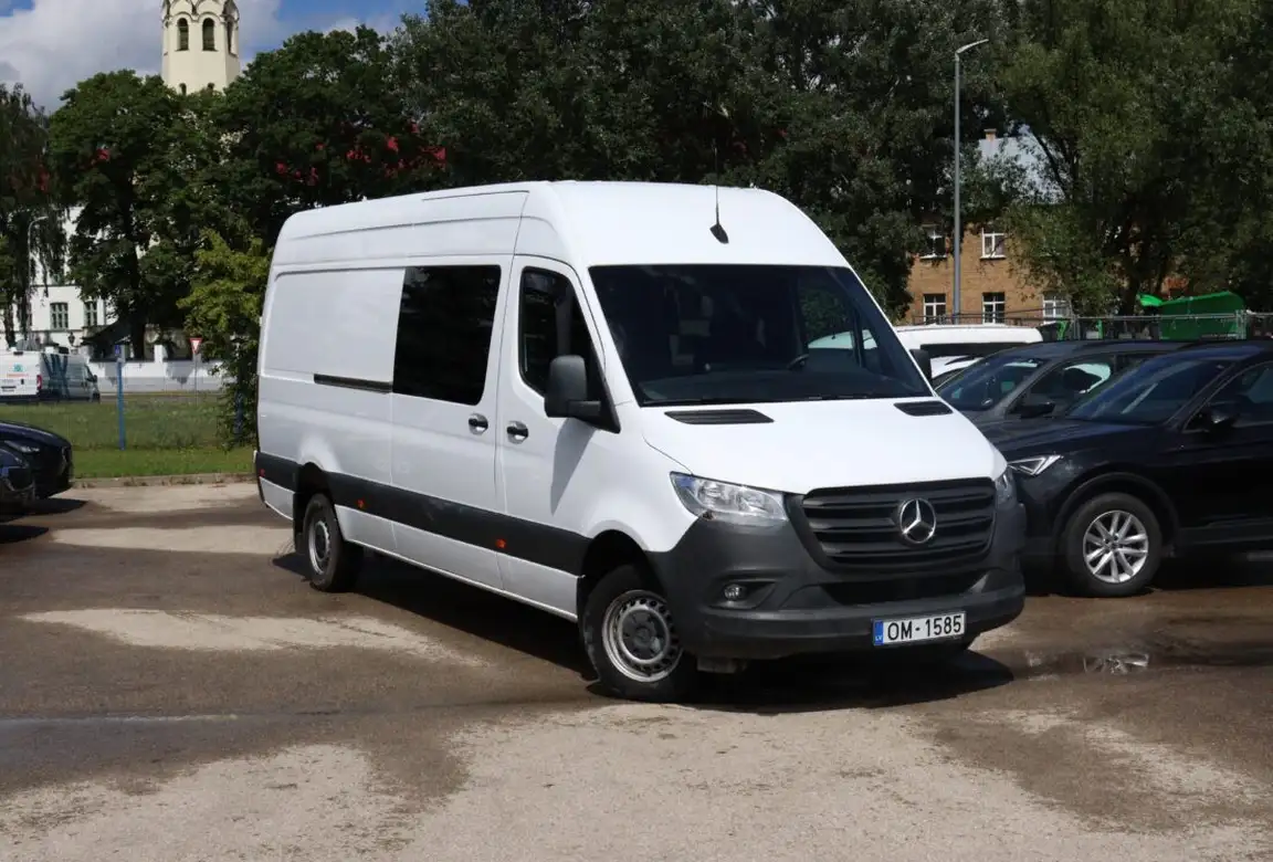 MERCEDES-BENZ SPRINTER