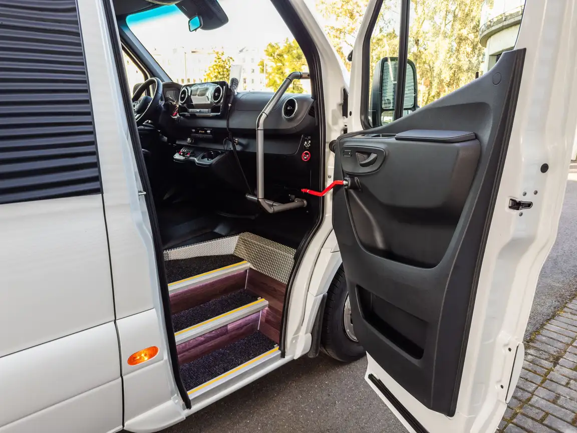 MERCEDES-BENZ SPRINTER