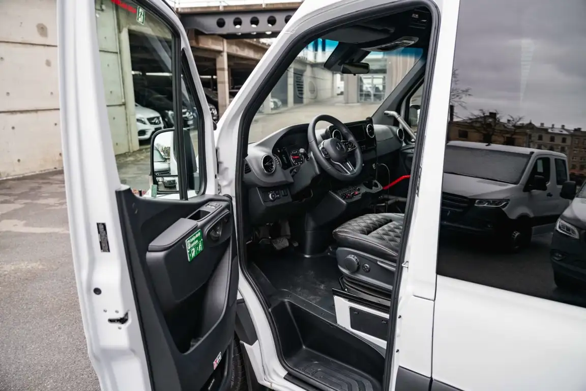 MERCEDES-BENZ SPRINTER