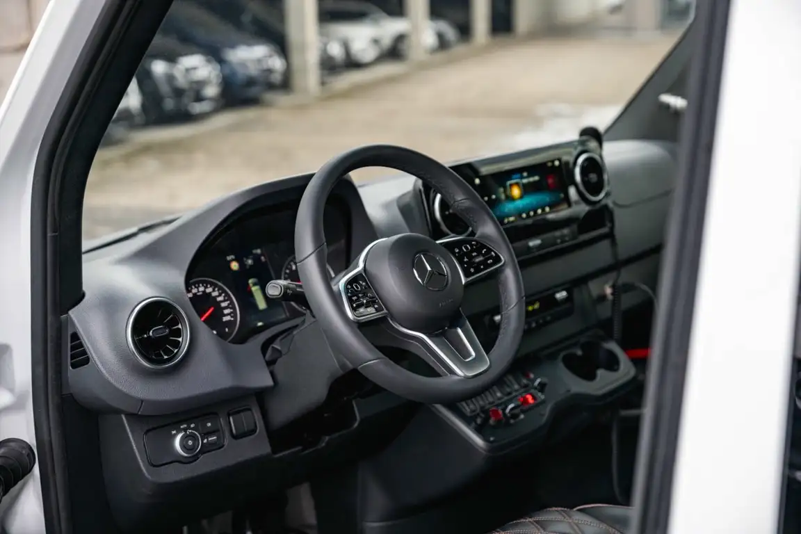 MERCEDES-BENZ SPRINTER