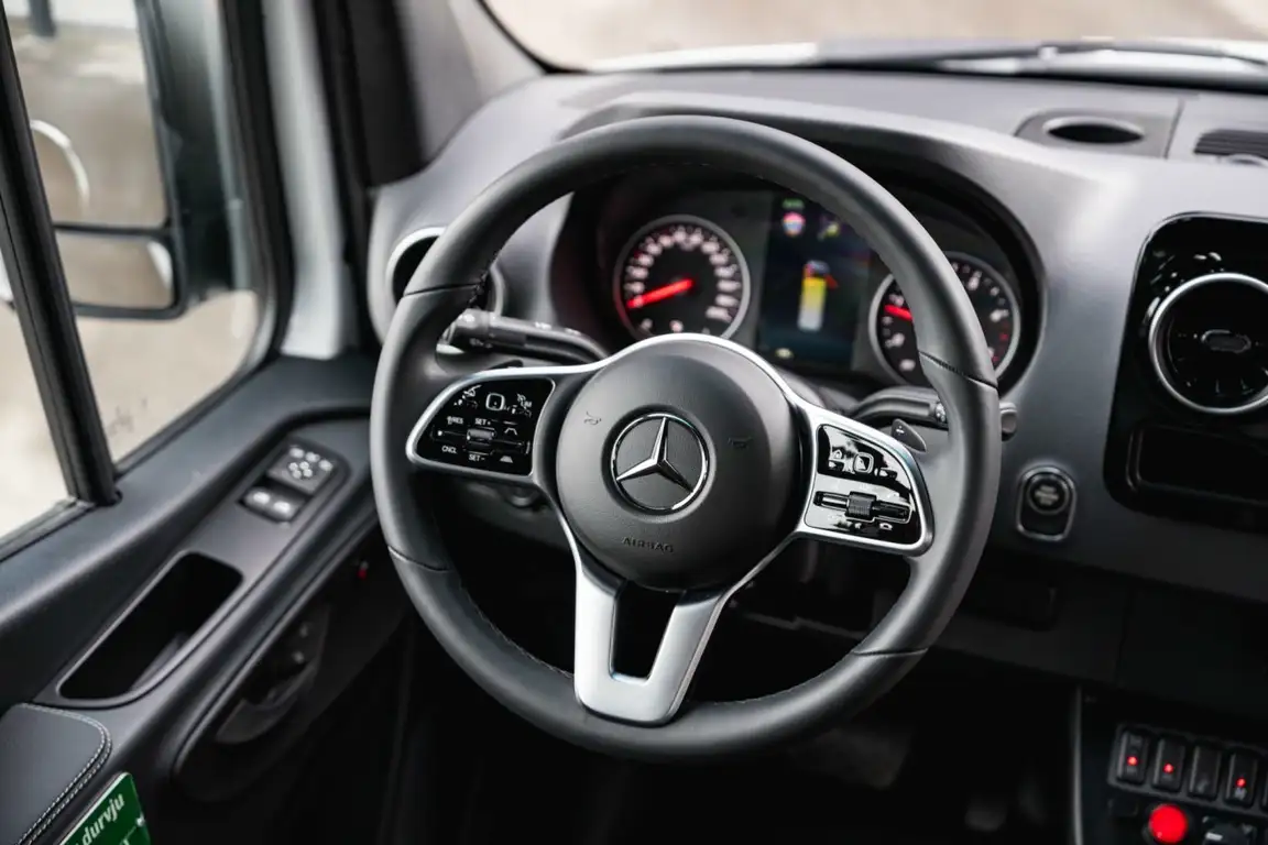 MERCEDES-BENZ SPRINTER