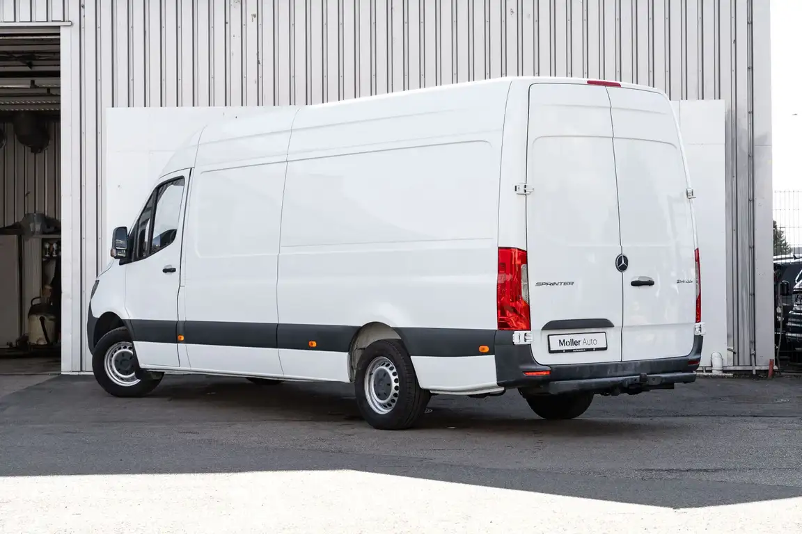 MERCEDES-BENZ SPRINTER