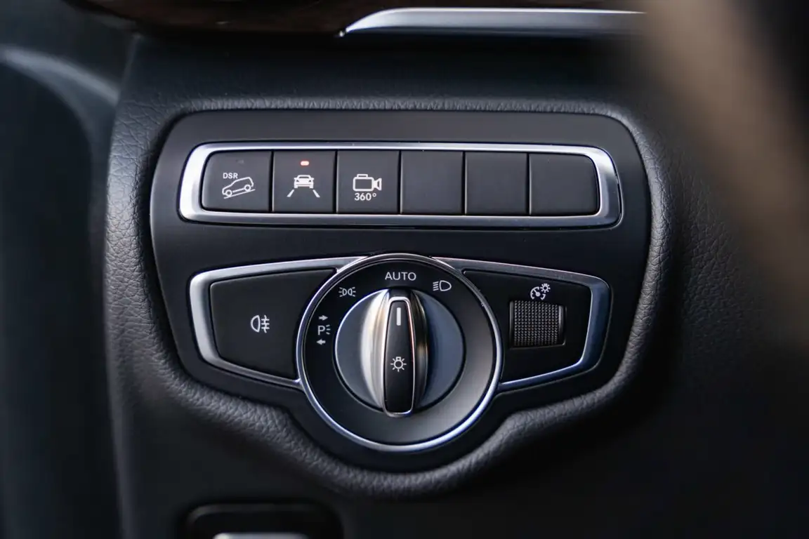 MERCEDES-BENZ V-CLASS