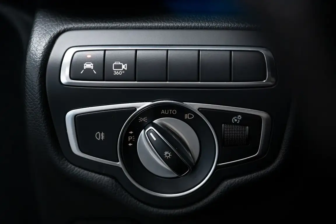 MERCEDES-BENZ V-CLASS