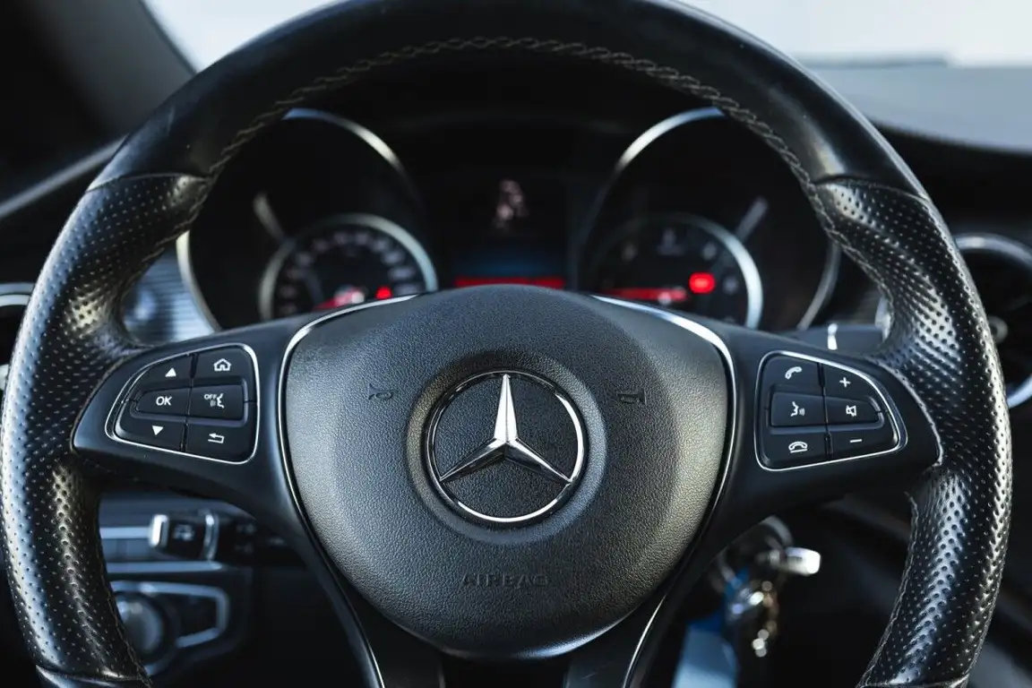 MERCEDES-BENZ V-CLASS