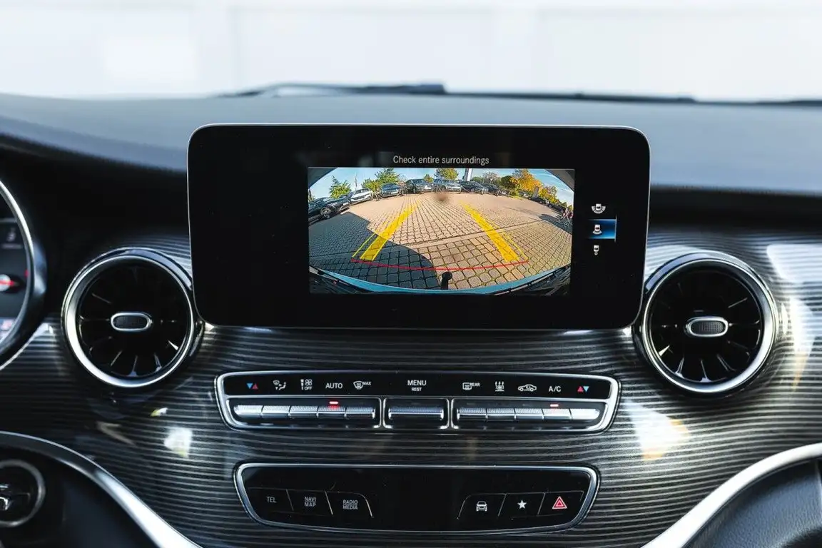 MERCEDES-BENZ V-CLASS