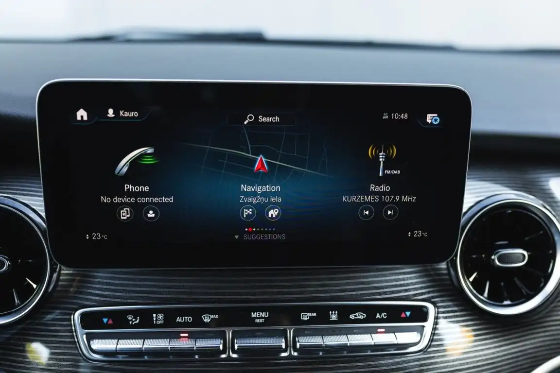 MERCEDES-BENZ V-CLASS