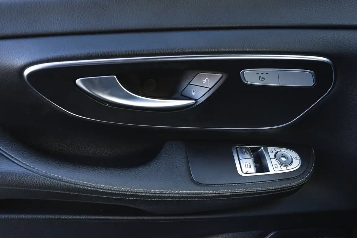 MERCEDES-BENZ V-CLASS